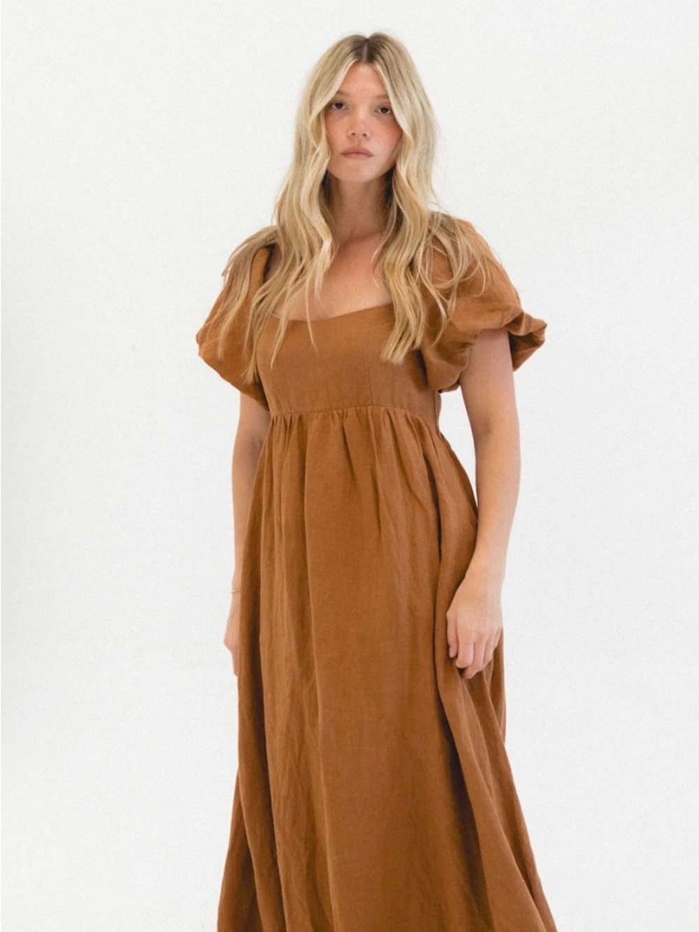 Solaí The Label Linen Maxi Dress in Toffee